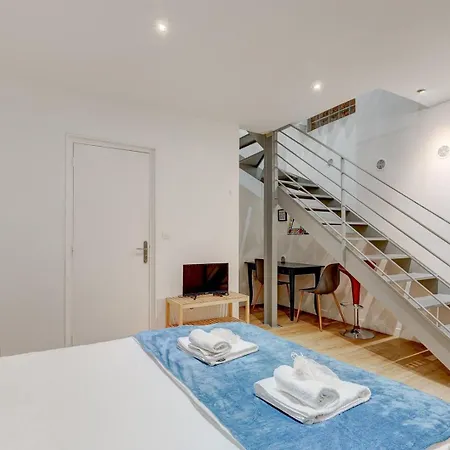 344 Angouleme - Superb In Apartment *